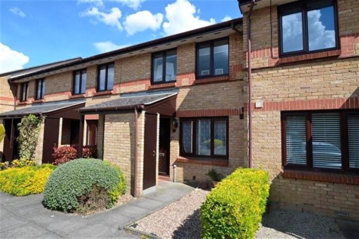 1 Bedroom Apartment To Rent In Maple Gate, Loughton, IG10