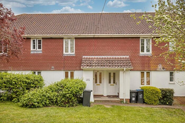 1 Bedroom Flat For Sale In Burgess Close, Minster, Ramsgate, Kent, CT12