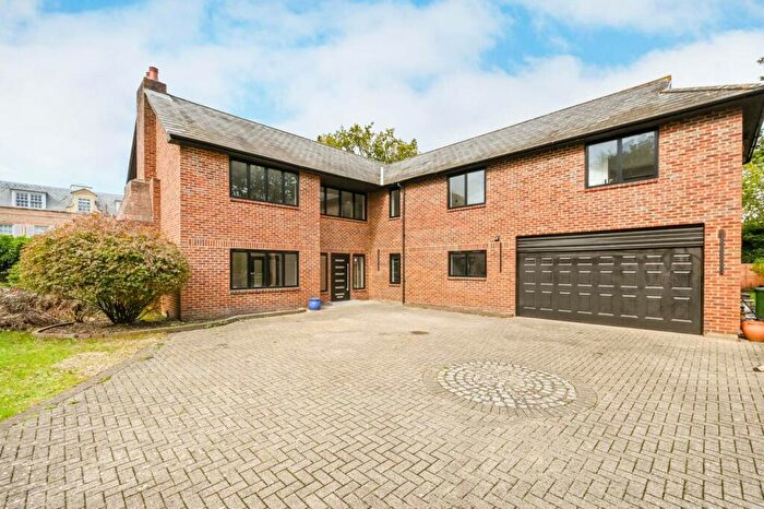 5 Bedroom Detached House To Rent In Renfrew Road, Kingston Hill, Kingston Upon Thames, KT2