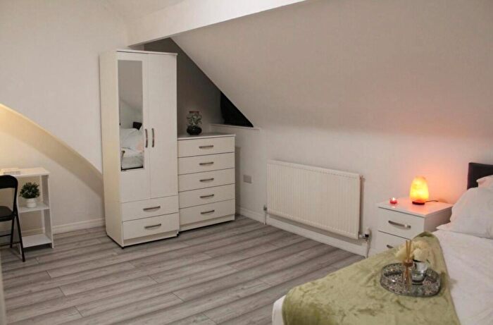 1 Bedroom House To Rent In House Share, Langford Street, NG17