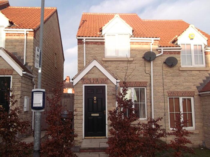 2 Bedroom Semi Detached House To Rent In Chestnut Crescent, Kendray, S70