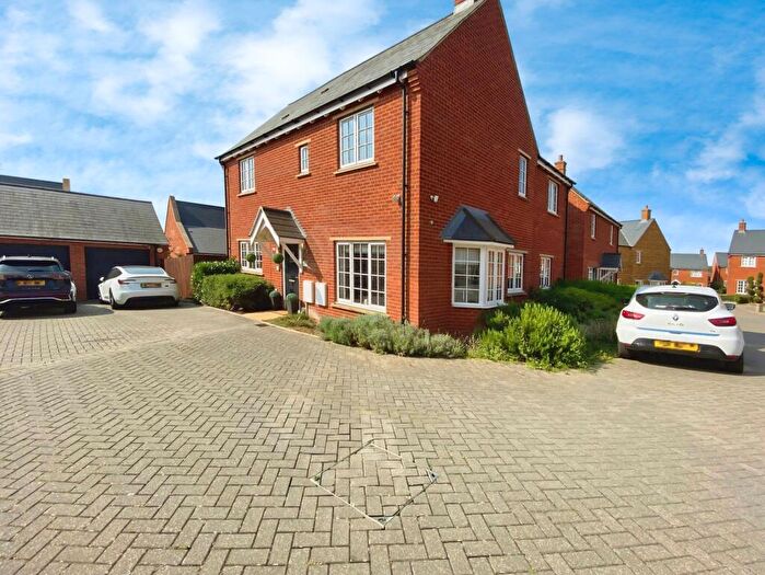 4 Bedroom Detached House For Sale In Claydon Close, Banbury, Oxfordshire, OX16
