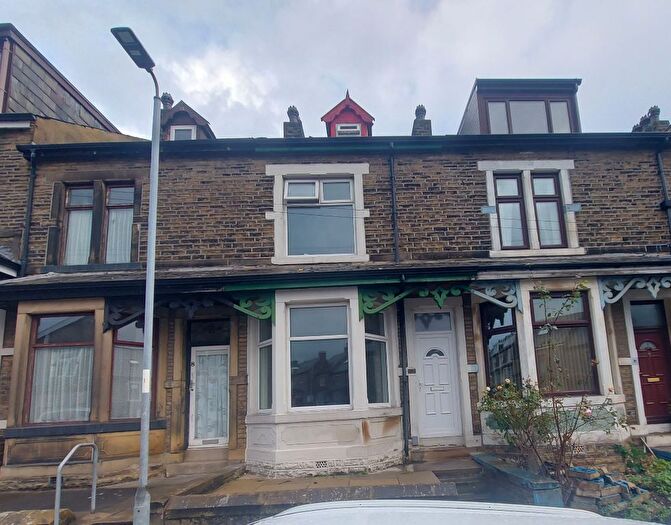 4 Bedroom Terraced House To Rent In Jesmond Avenue, Bradford, BD9