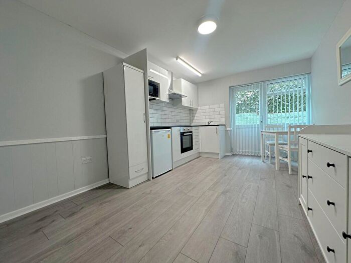 Flat To Rent In The Approach, Orpington, BR6