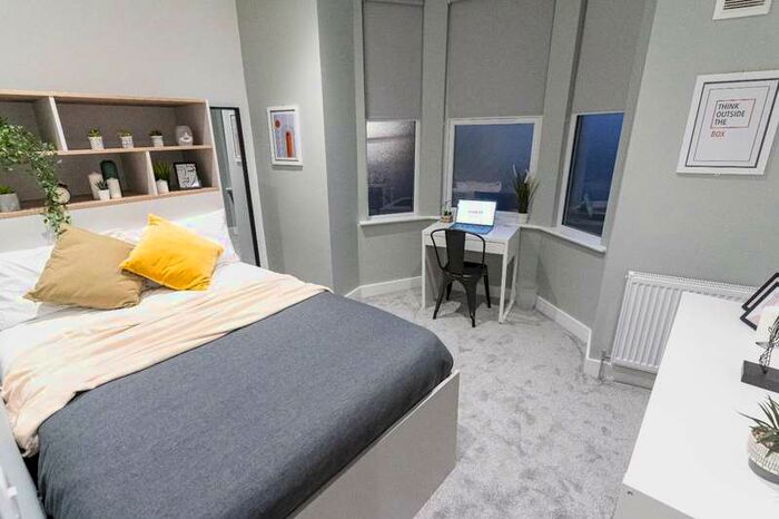 1 Bedroom Leisure Facility Commercial To Rent In Fawcett Road, Southsea, Hampshire, PO4