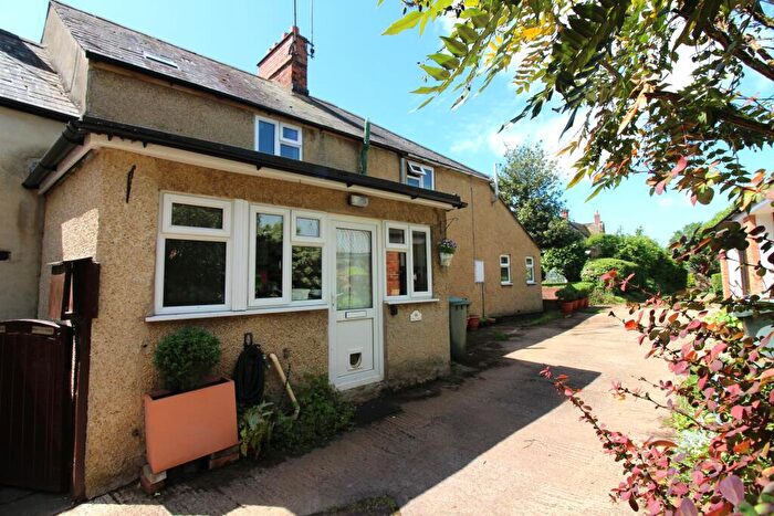 2 Bedroom Cottage For Sale In East End, Hook Norton, OX15