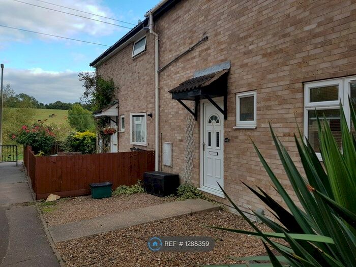 4 Bedroom Semi-Detached House To Rent In Titania Close, Colchester CO4