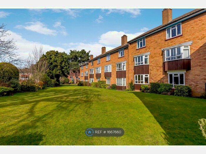 2 Bedroom Flat To Rent In Claremont Road, Surbiton, KT6