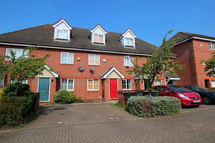 3 Bedroom Town House To Rent In Dorsey Drive, Bedford, MK42