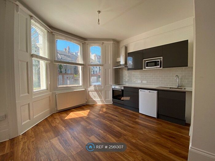 Studio To Rent In Seafield Road, Hove, BN3