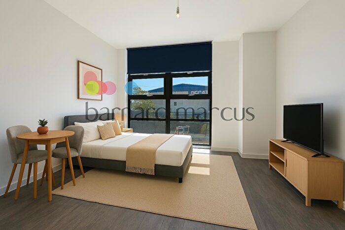 Flat To Rent In Purley Way, Croydon, CR0