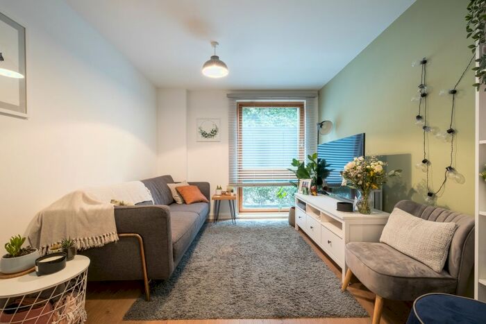 1 Bedroom Flat To Rent In Wingate Square, London, SW4