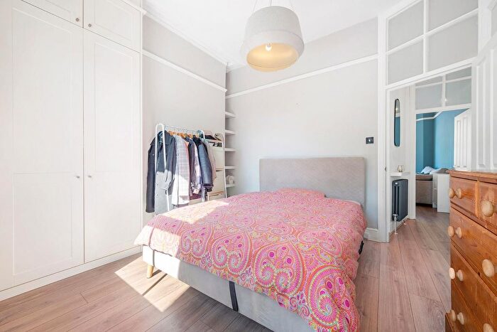 1 Bedroom Flat For Sale In Christchurch Road, SW2