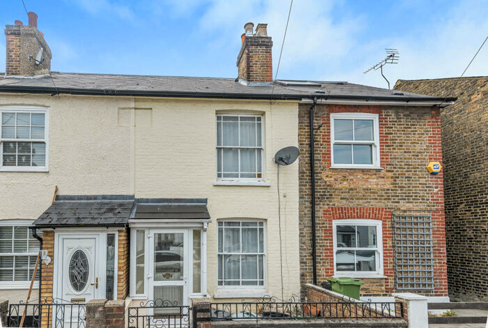 2 Bedroom House To Rent In Palace Road, Bromley, BR1