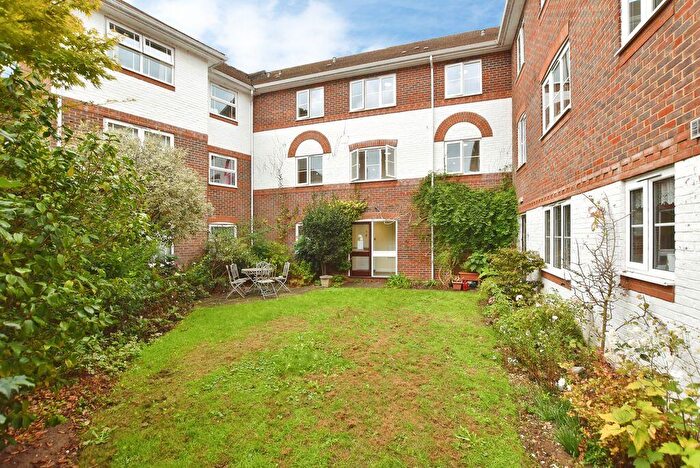 2 Bedroom Flat For Sale In Three Cuppes Lane, Salisbury ***Video Tour***, SP1