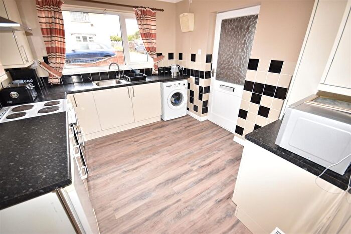 2 Bedroom Detached Bungalow For Sale In High Street, Tattershal, Lincoln, LN4