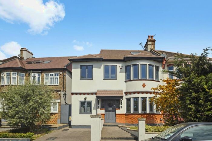 4 Bedroom Semi-Detached House To Rent In Donnington Road, London, NW10