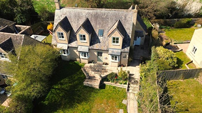 4 Bedroom Detached House For Sale In Upper End, Shipton-Under-Wychwood, Chipping Norton, OX7