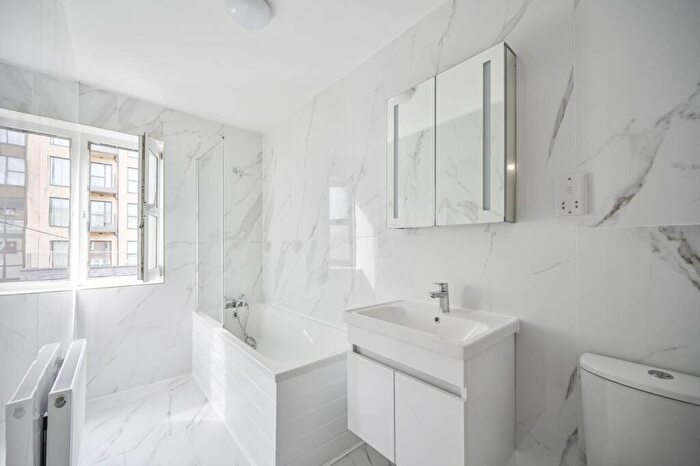 3 Bedroom Semi Detached House To Rent In Spenser Grove, Stoke Newington, London, N16