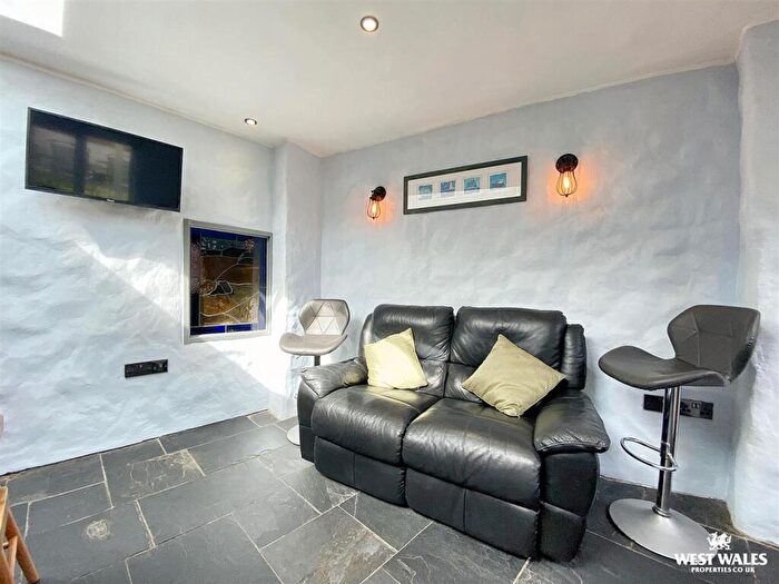 3 Bedroom Terraced House For Sale In Narberth Road, Tenby, SA70