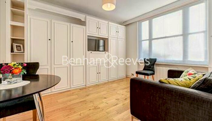 Studio To Rent In Hill Street, Mayfair, W1J