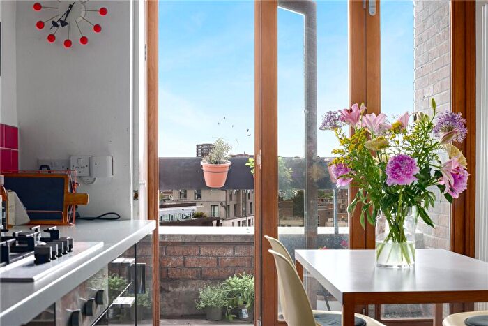 2 Bedroom Flat To Rent In Charles Gardner Court, Haberdasher Street, London, N1