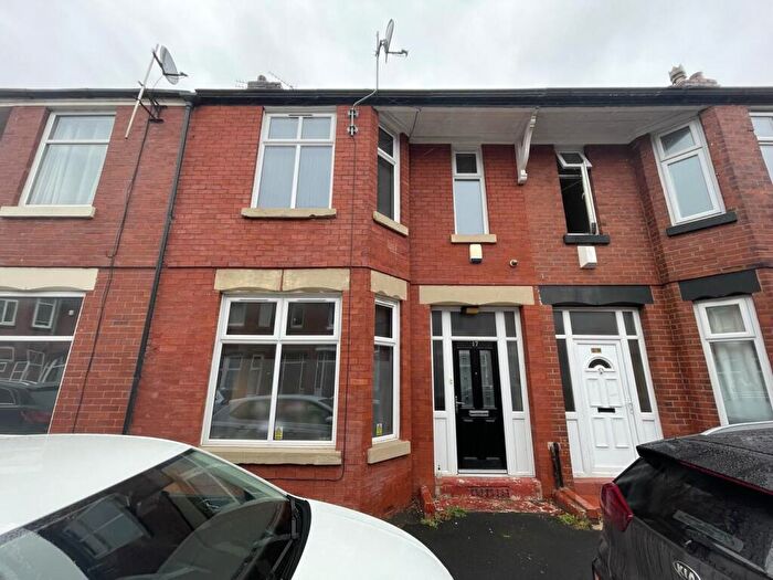 4 Bedroom Property To Rent In Wallace Avenue, Rusholme, £pppw, M14