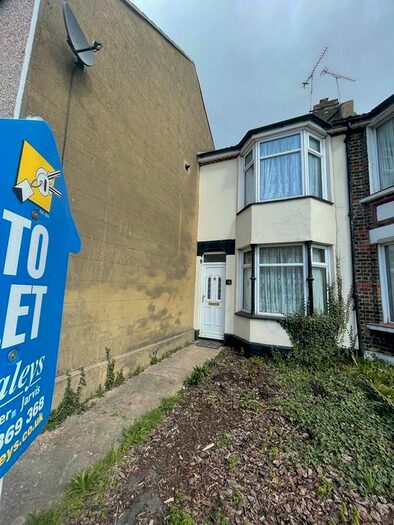 2 Bedroom Property To Rent In High Street, Swanscombe, DA10