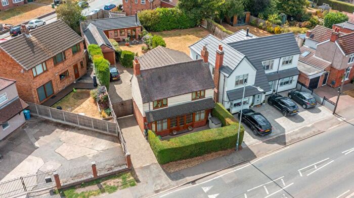 4 Bedroom Detached House For Sale In Rugby Road, Bulkington, CV12
