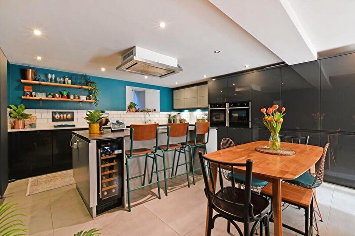 4 Bedroom Terraced House For Sale In College Street, Broomhill, Sheffield, S10