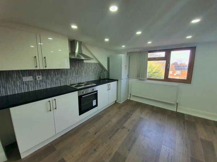 Studio To Rent In Watery Lane, Northolt UB5