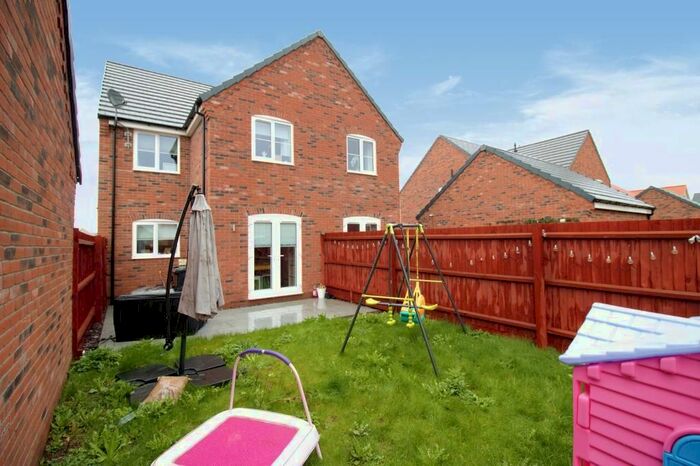 3 Bedroom Semi-Detached House For Sale In Fincham Drive, Crowland, Peterborough, PE6