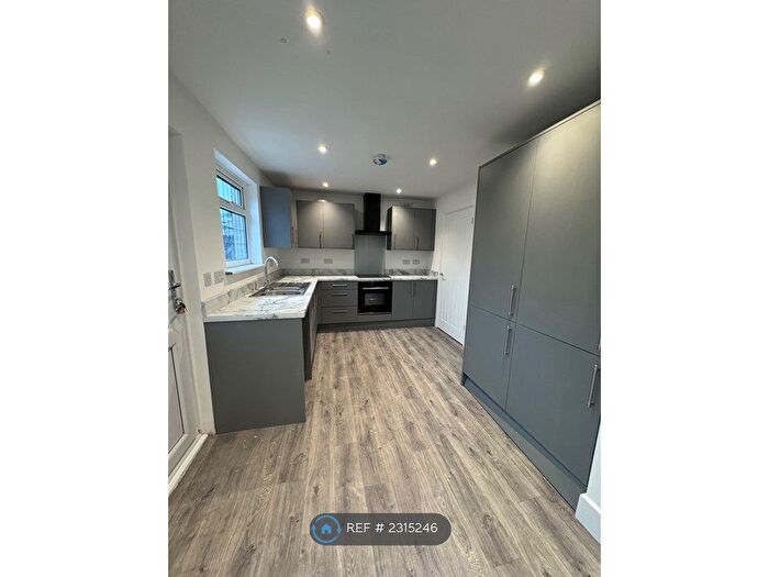 3 Bedroom Semi-Detached House To Rent In Warren Wood Road, Rochester, ME1