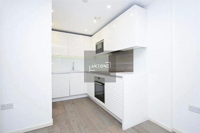 1 Bedroom Flat For Sale In Central Street, St Luke's, London, EC1V