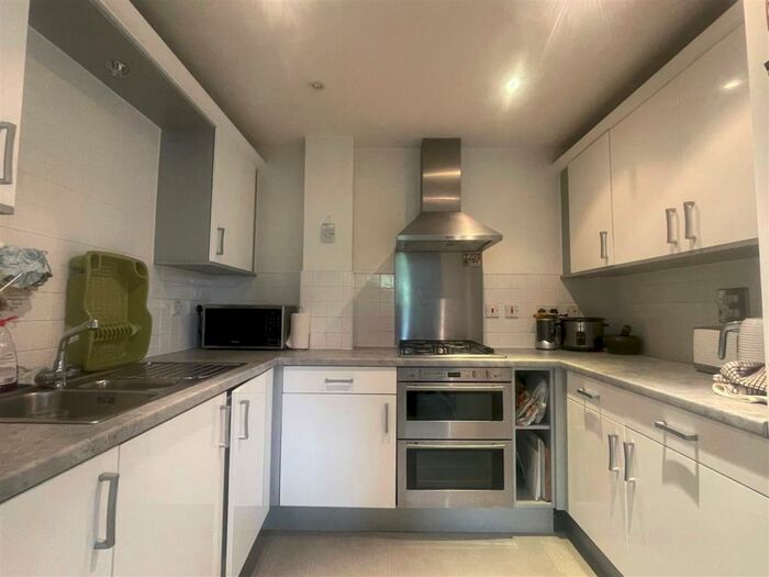 1 Bedroom Apartment To Rent In Phalarope Way, St Marys Island, Kent, ME4