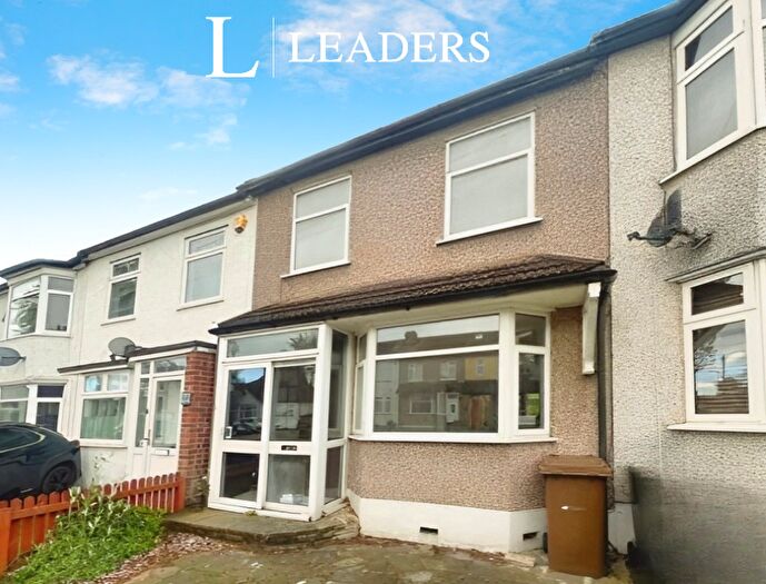 4 Bedroom Terraced House To Rent In Geoffrey Avenue, RM3