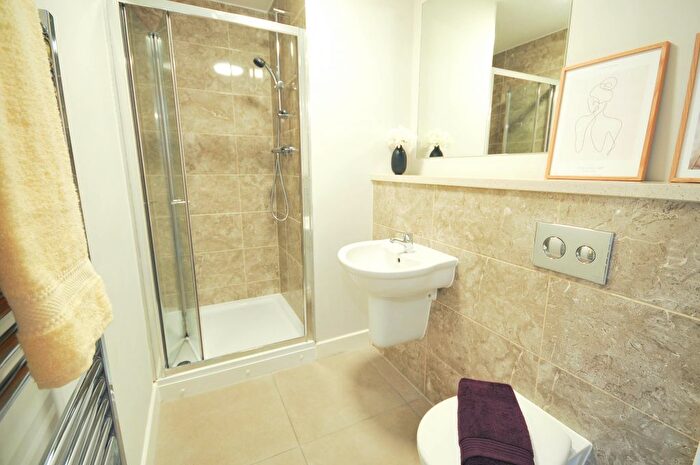 1 Bedroom Flat For Sale In Bedroom Apartment – Bridgewater Gate, Salford, M5
