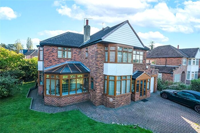 4 Bedroom Detached House For Sale In Spen Lane, Leeds, West Yorkshire, LS16