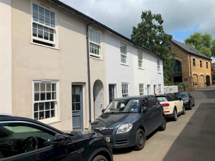 2 Bedroom Terraced House To Rent In Bridge Street, Berkhamsted, HP4