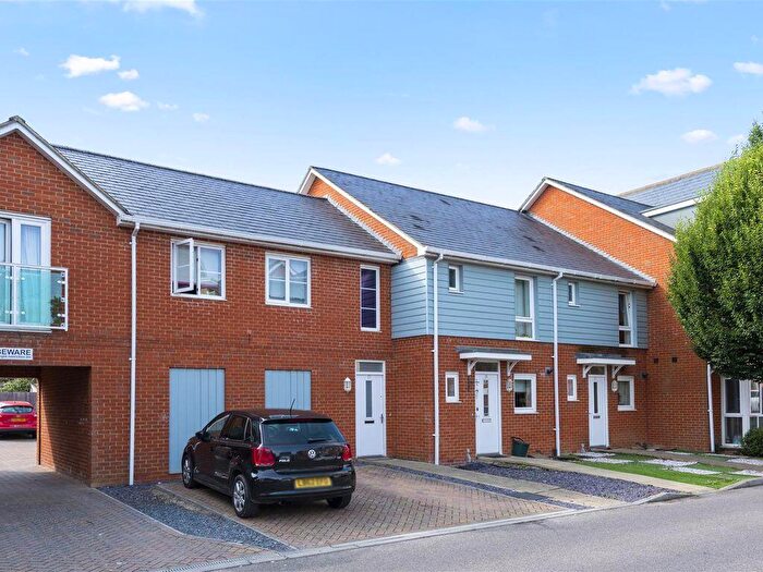 2 Bedroom Coach House For Sale In Goodworth Road, Redhill, RH1