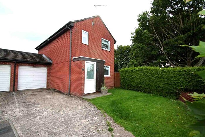 3 Bedroom Detached House To Rent In Woodcote, RG8