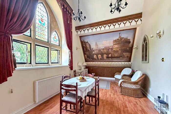 2 Bedroom Apartment For Sale In Conway Mews, Brompton, Gillingham, ME7
