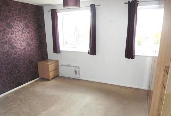 1 Bedroom Property To Rent In Courtlands Close, Watford, WD24