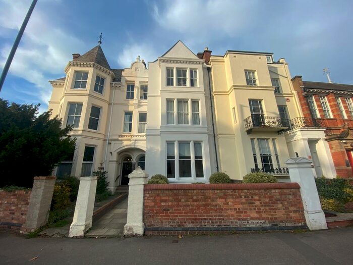 1 Bedroom Flat To Rent In Holly Walk, Leamington Spa, CV32