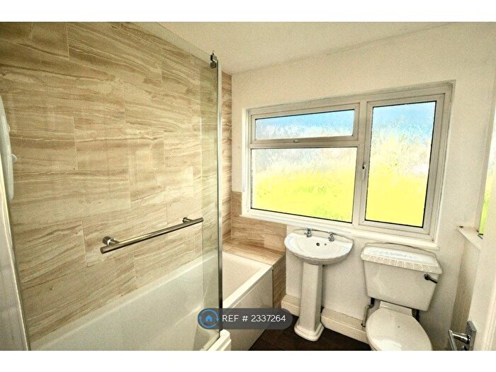 1 Bedroom Flat To Rent In Field Place, New Quay, SA45