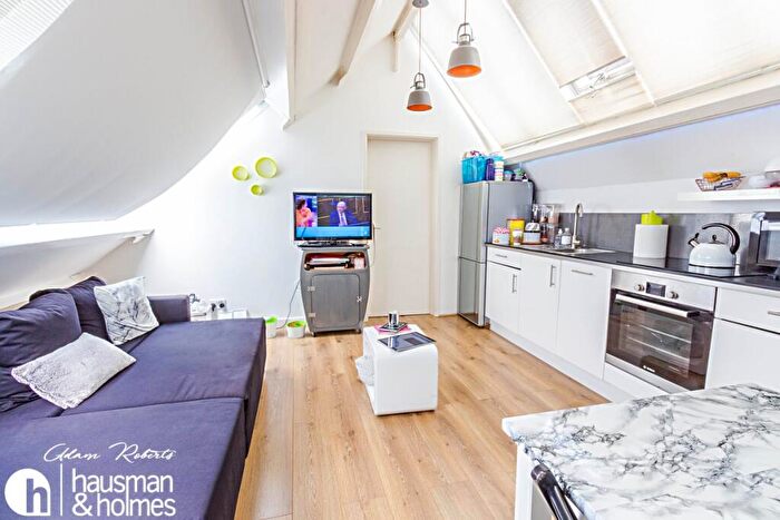 1 Bedroom Flat To Rent In Accommodation Road, Golders Green, NW11