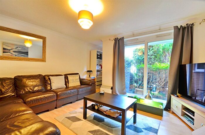 2 Bedroom Flat To Rent In Southfield Road, Westbury On Trym, Bristol, Bristol, BS9