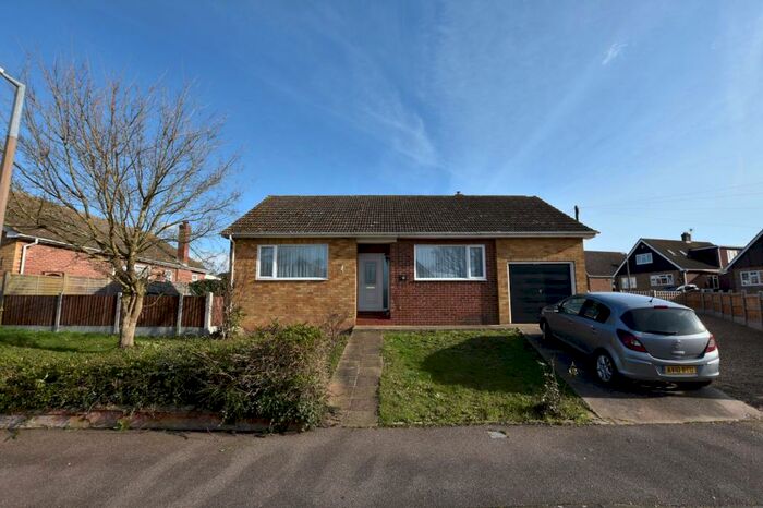 2 Bedroom Bungalow To Rent In Hazelwood Crescent, Little Clacton, CO16