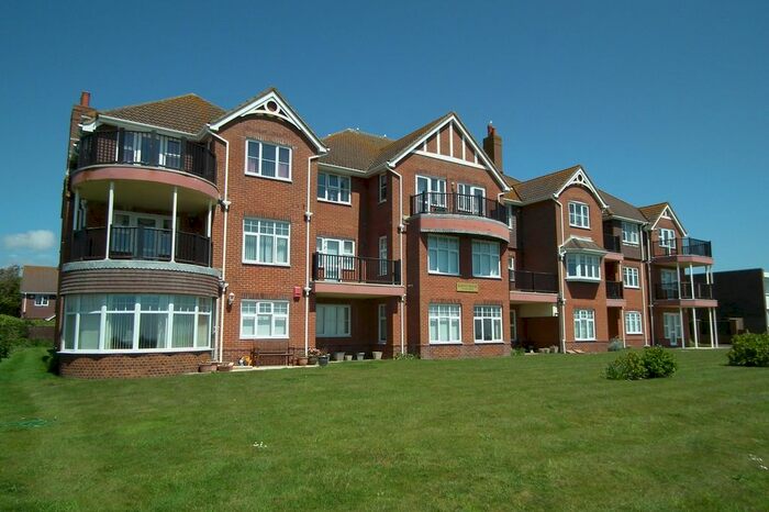 2 Bedroom Flat To Rent In Barton House, Marine Drive, Barton On Sea, Hampshire., BH25