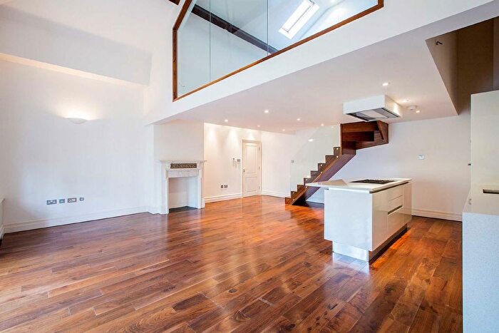 2 Bedroom Flat To Rent In Wimbledon Park Side, London, SW19